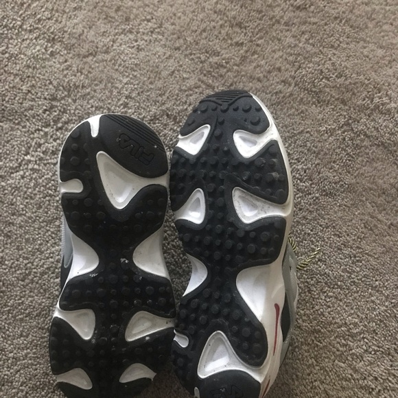 Boys FILA gymshoes gray / multiple colors size 4.5 - Picture 4 of 7